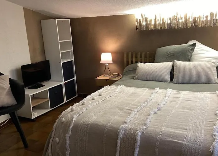 度假居 Cozy Cocoon 300m De La *