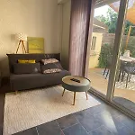 Cozy Cocoon 300m De La Holiday home