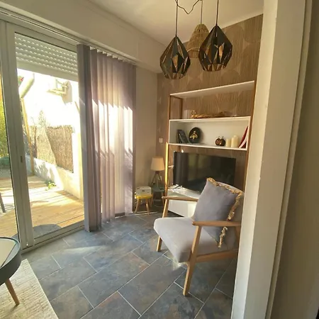 Cozy Cocoon 300m De La Borgo (Corsica)