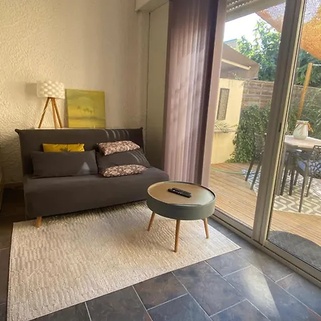 Cozy Cocoon 300m De La Ferienhaus