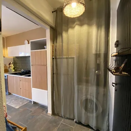 Cozy Cocoon 300m De La Semesterbostad